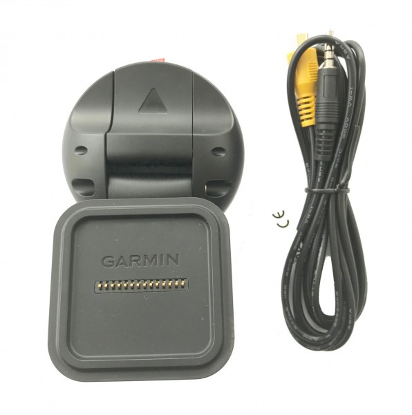 Garmin Saugnapf mit magnetischer Halterung u. Videoeingang f. Garmin dezlCam 785 LMT-D